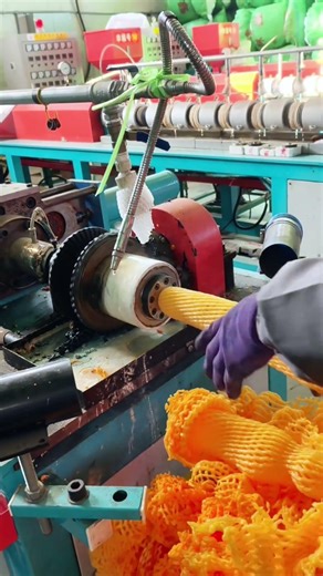 SMART Automation: Perfectly SLEEVING Every Single Apple in SECONDS