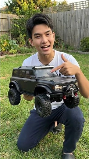 Unlock the ultimate thrill! The HB-R1006-1 1:10 scale remote control off-road vehicle will conque...