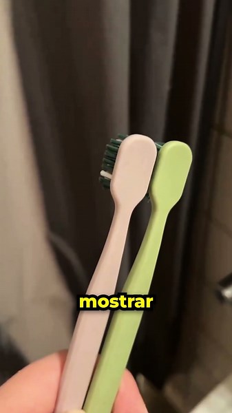 The Difference Between a Woman's Toothbrush and a Man's Toothbrush 🤯🪥