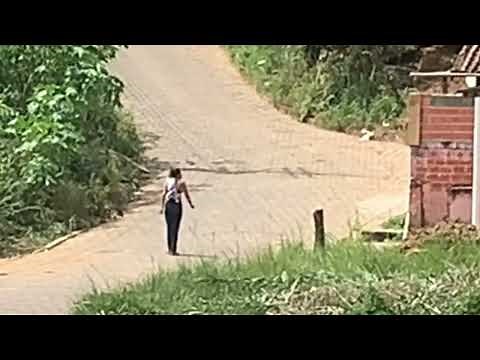 ### mulher caçando alguém pra brigar com ela🤣🤣🤣😇