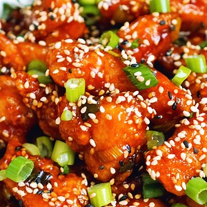 777K views · 652 reactions | Sesame Chicken 異 Finger lickin good Sesame Chicken Recipe! Crispy chicken tossed in sweet and savoury sauce. Super delicious and incredibly easy to make at home! | Khin's Kitchen | Facebook