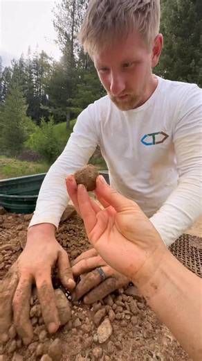Frank Stallings & Kyndall Stallings  on Instagram: "Idaho star garnets are incredible! The best place to find your next treasure is the Huckleberry Garnet Mine. Wonderful place. Giants over 1 lb have come out. 勞 can’t wait until our next visit!"