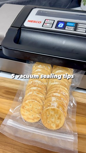 5 Vacuum sealing tips you need to know: 1️⃣ Label first! It’s super...