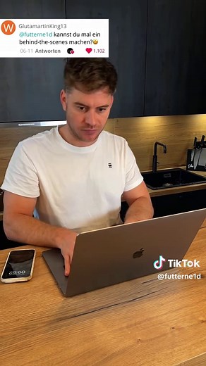 (Anzeige)Kein Shop, kein Lager, kein Plan🫣 Ich hatte eine Idee für meine eigenen Saucen und eine Community – aber absolut keine Ahnung, wie man einen Onlineshop baut😅 Also habe ich mir ein möglichst einfaches System gesucht, um überhaupt starten zu können. Nach kurzer Recherche war sofort klar; es muss @shopify sein. Nach Monaten der Vorbereitung war es dann irgendwann soweit; Der Shop ging live🤩 Und plötzlich kamen Bestellungen rein. Mehr, als ich erwartet hatte🫣 Also stand ich jeden Tag im