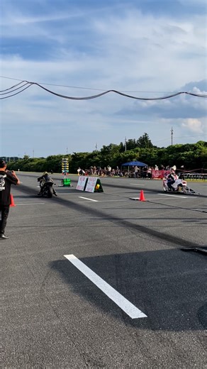 nomaaaaaa on Instagram: "JD star 決勝！ 8秒代はとんでもねぇでした🫠 いつか乗ってみたい✨ #CBR400R#CBR#バイク#バイク女子#女子ライダー #バイク#ティファニーブルー#ドラッグレース #jdster#dragrace#gsx#hayabusa #ROYALPURPLE#royalpurple #reraceperformance#bike#bikelife#bikephoto"