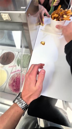 Delicious Poutine Reviews by Sasha