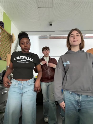 morena jogando 😛😛 #nãoflopa #passinhodojamal🇧🇷 #meiasdeleite #vaiprofycaramba