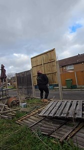 Apparently, the panel is the wrong way round now!.. #fencing #fencingsupplies #toptip #howto | Golding's Gardeners Fencing &Timber