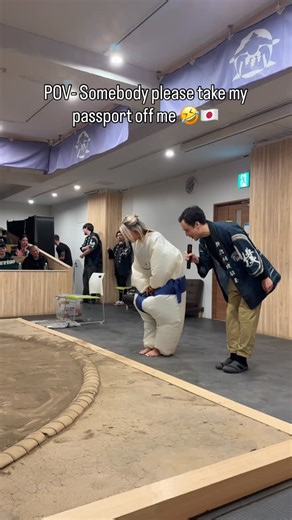 Jess Coate | Online Nutrition & Training for Women on Instagram: "Random Tuesday in Japan 🤣🤦🏽‍♀️ ! The champ is here 🤣had to push play (move my body) so why not get into the Ring with 170kg Sumo wrestler. Honestly though highly highly recommend doing this if you come to Japan 🤣SO glad I put my had up ! Scary but fun . Would you do this ? #shinjuku #sumo #japan #tokyo #tourist"