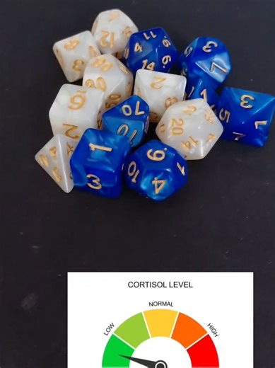 Dados físicos são mil vezes melhores #rpg #lowcortisol #trend