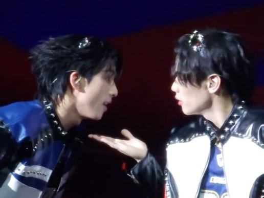 这两口子 跳舞有点划水呀 surf Java