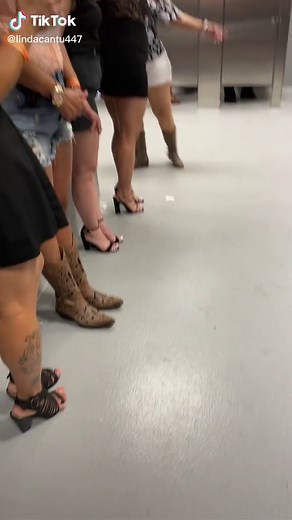 what we saw at the groupo frime concert while waiting in the line for the restroom #groupofirme #concert#fyp#girls#frime#PrimeDayDreamDeals #groupofirme#Eso