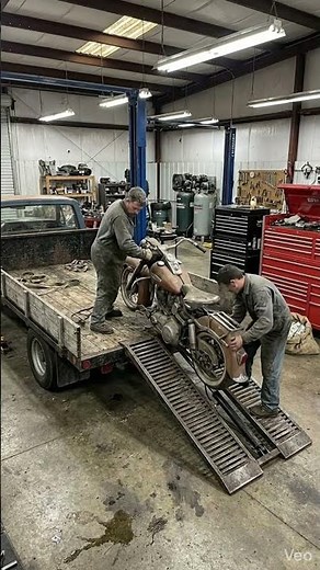 Barn Find 1968 Harley-Davidson Shovelhead Restored to Showroom Perfection 🔥 Full Transformation