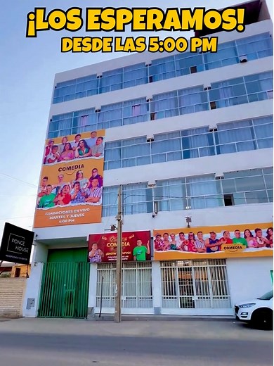 ¡Diviértete en La Casa de la Comedia en Ate!