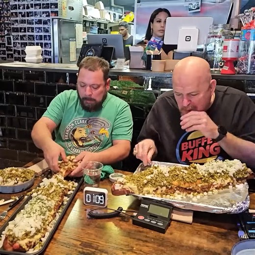 916K views · 6.5K reactions | This hot dog was 8,75 lbs! #hotdog #foodlover #foodchallenge #mukbang | Da Garbage Disposal | Facebook