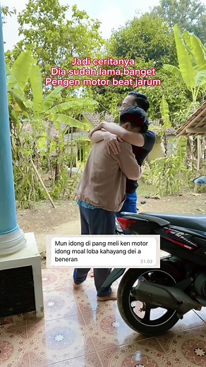 Saya tidak diuji dengan harta, tapi diuji dengan sakit bapak yang tak kunjung sembuh😭 Saya ikhlas menggantikan sebagai penanggung jawab keluarga, karena allah mungkin ngasih rezeki melimpahnya lewat saya… Semua orang punya ujian hidup yang berbeda-beda semoga kita selalu sabar. Ada mereka adik-adiku, ibu bapakku yg selalu menguatkan, dikala kemelutnya permasalahan hidup… Kadang menjerit terasa berat ini ujian. Tapi allah maha tau dan maha adil Semoga allah lancarkan segala urusan kita aamiiinn…