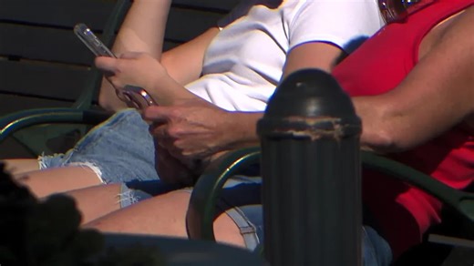 Comparing cell phone plans to save money on your bill