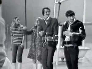 THE MAMAS & THE PAPAS(VIDEO CLIP)-"CALIFORNIA DREAMING"(LYRICS)