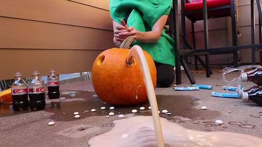 Diet Coke and mentos exploding pumpkin! Day 3 of dressing up for Halloween!
