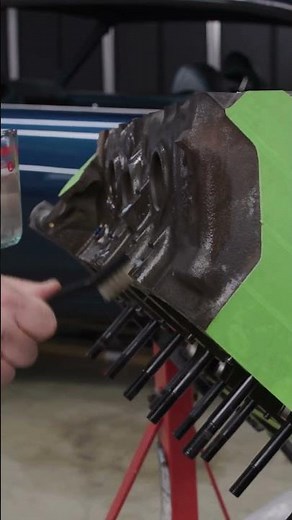 The first step in prepping an engine for paint is to make sure it's properly cleaned. 🧼
