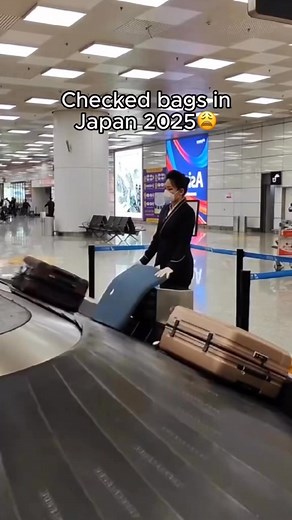 11K views · 17 reactions | Every traveler needs this backpack ✈️ #traveler #backpack #airport #vacationmode | Vackspace | Facebook