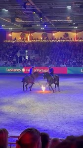 Bom Dia 🫶☀️! Fire riders and the pride of Portugal, Lusitano horses, were showcased at the most prestigious event in London. 🇵🇹🔥🔝🎠🇬🇧The history of this event dates back to 1907, reflecting a long-standing tradition. The London Horse Show features various equestrian disciplines, including show jumping, dressage, and other attractions. 🎠🤩 It serves as an excellent platform to display the latest trends and achievements in the equestrian world.🌍 The prestige of the event is partially due 