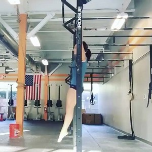 | IMPROVE YOUR KIP | DRILL 4 #5daysCFGkipping 🔹3 POSITION KIP🔹 ------------------------------ •Slow down so you can then speed up. We are going to hit each position, with repetition, so our body builds strength in each & muscle memory. ------------------------------ 1.The first position is center/neutral where you are in an active hang ------------------------------ 2.Then slowly pull down on bar with straight arms - without bending at the hip. Squeeze butt and keep body in hollow (banana shap