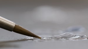 Translucency of the incisal edge Tip 5/10: on very light tooth...