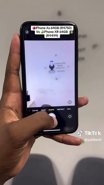 iPhone Xs vs iPhone XR Comparison