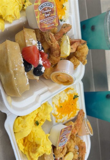 💙His & Hers🩷 Grab your boo and do the same!😝 in Palm Bay!!! #soulfood #brevard #fypシ #chickenandwaffles #palmBay