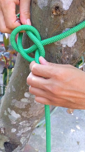 Tip of tying bowline knot. #knottying #siberianhitch #spanishbowline #basicknots #reels #truckerhitch #butterflyknot #knots #Bowline #clovehitch | Enterhad9