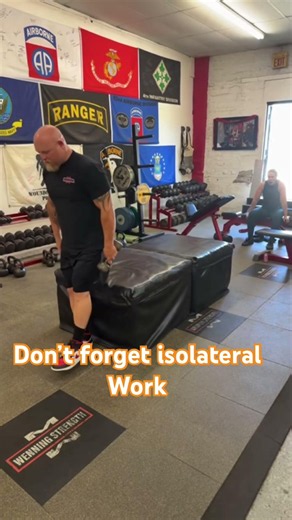 Single-Leg Squats for Powerlifters | Why Unilateral Training Matters