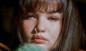 Lola Young Builds A Gritty New World On ‘Don’t Hate Me’