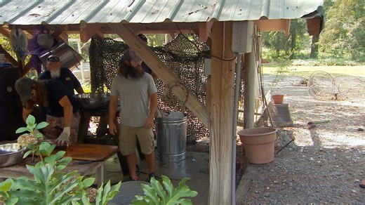 Miss Kay cooks up some carp fish that they guys caught, turning it from trash to delicious. | Duck Dynasty