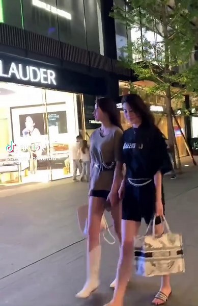 Enjoy this night full of fear and joy! Happy Halloween!😍🥰😍🥰