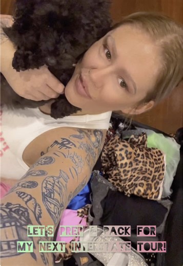 Just call me the Marie Kondo of travelling! Does it look like this on the way back? Absolutely not 🤣 #performer #dragqueen #burlesque #burlesqueperformer #touringartist #travellingartist #dragperformer #dragqueensoftiktok #fyp #packwithme #travelprep