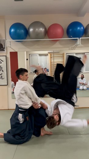 Kokyunage shihonage study #aikido #aikidoaikikai #aikidoka #aikidodojo #aïkido #aikidô #japanesemartialarts #aikidotechnique #aikidoaction #aikidoclass #aikidotradicional #aikido | Aikido Club AKIRA