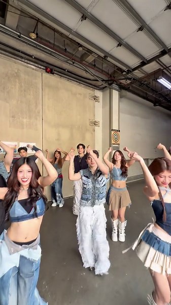 Oh La La! #TaraSayawbyKAIA with @WRIVE PH has just arrived! 🛫 #KAIA #WRIVE