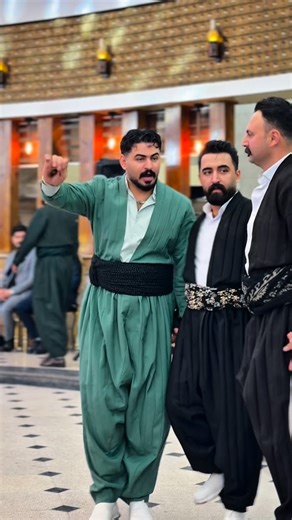 ‎پژمان هوشمند‎ on Instagram‎: "⁨ ⁨ ⁨ خوشترین شه‌و سپاس بو‌هه‌مو برا خوشه‌ویسته کانم🫀❤️⁩ سپاس بو هونه‌رمه‌ند ماموستا هادی لاوه❤️⁩⁩"‎