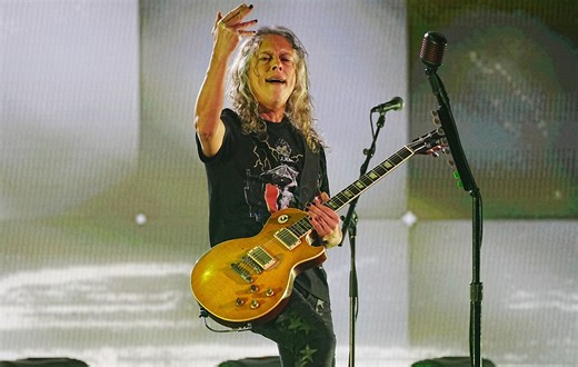 Metallica’s Kirk Hammett recreates iconic “Greeny” Les Paul with Gibson