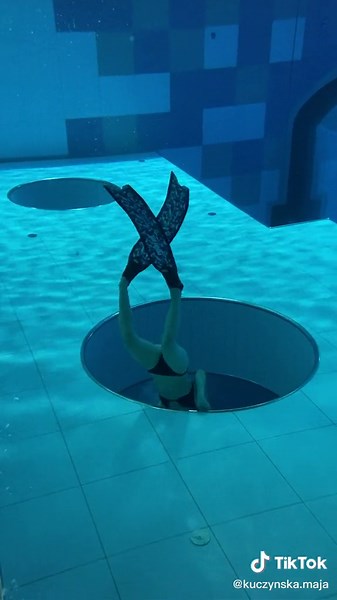 Underwater play time 🧜🏻‍♀️#freediving #diving #bikini #mermaid