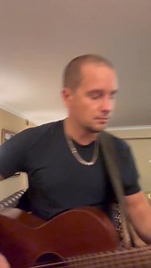 Wesołego piątku! Część springsteenowa, bo film o nim akurat dzisiaj wchodzi do kin, więc przez chwilę pobędę sobie Springsteenem. :) A że film „Springsteen: Ocal mnie od nicości” skupia się na momencie tworzenia mojej ulubionej „Nebraski”, to podoba się on dla mnie. :) Wesołego Piątku!✌🤘 Wasz K #weolypiatek #Springsteen #ocalmnieodnicości #współpracareklamowa @20thcenturystudiospolska | Krzysztof Zalewski