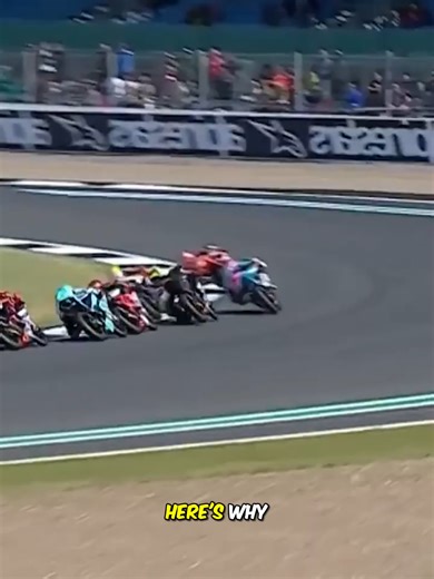 How did they survive crashing at 300 km/h? The secret hidden in this exorbitantly priced leather jacket.