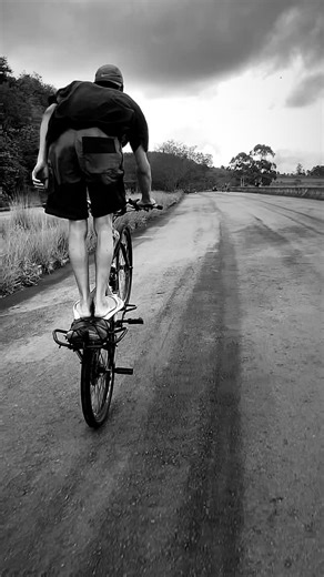 Lombradin on Instagram: "Vibe boa😍💭… . . #grauéarte #explodiu #explore #viralvideos #viralizounarede"