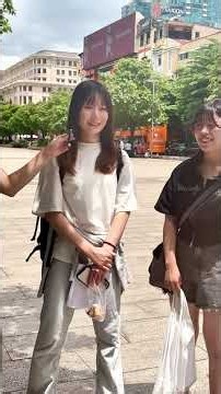 9月のホーチミン、みんな何を着てる？今回はグエンフエ通りで、日本人2人とベトナム人1人に聞いてみました！ホーチミン旅行の服装選びの参考にしてみてください