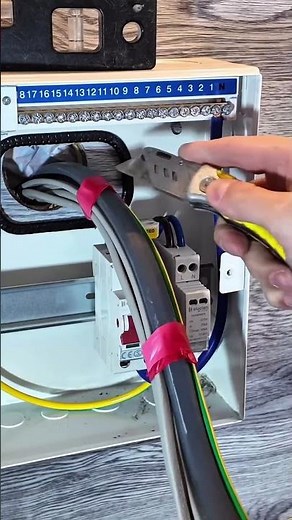 Consumer unit install in a summerhouse using the eluician board #ElectricianLife #SparkLife