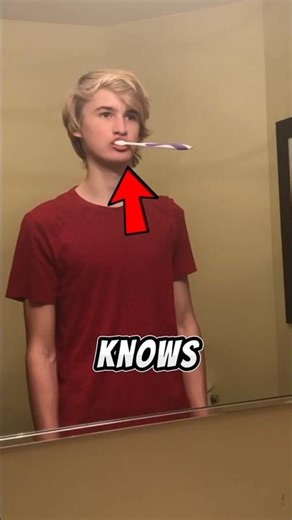 Toothbrush Looks Under the Microscope!😱