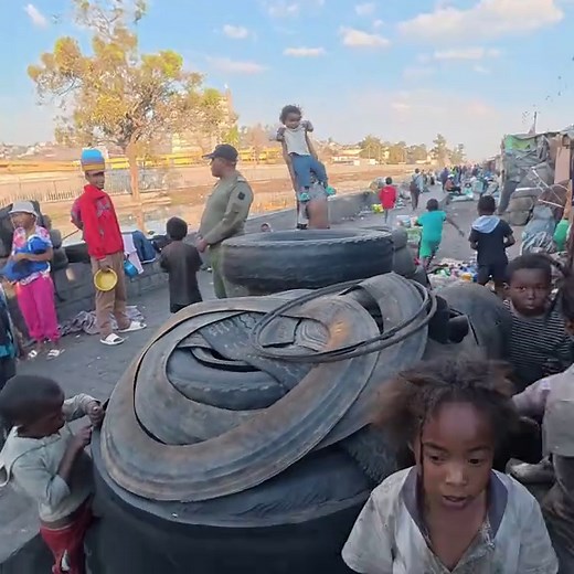 Madagascar People: Local Hospitality and Smiles in Antananarivo