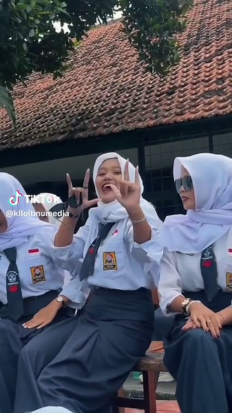 Goyang Dumang: Pelajar SMP Ponorogo Menari Viral