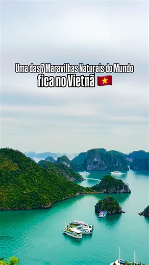 Mirelle e Elen | Viagens reais on Instagram: "🌍 Conhecemos uma das 7 maravilhas naturais do mundo E sim, ela fica no Vietnã 🇻🇳 Fizemos esse passeio em Ha Long Bay em um bate e volta saindo de Hanói, com agência buscando direto no hotel. 🚐 Pick-up no hotel ⏱️ 2h30 de estrada 🛳️ Cruzeiro 5⭐ por cerca de R$320 🍽️ Almoço incluso 🥤 Bebidas à parte ⚠️ Pontos de parada costumam ser bem cheios 🌅 Finaliza com pôr do sol No geral, achamos que valeu muito a experiência ✨ 👉 Salva esse post pra plan